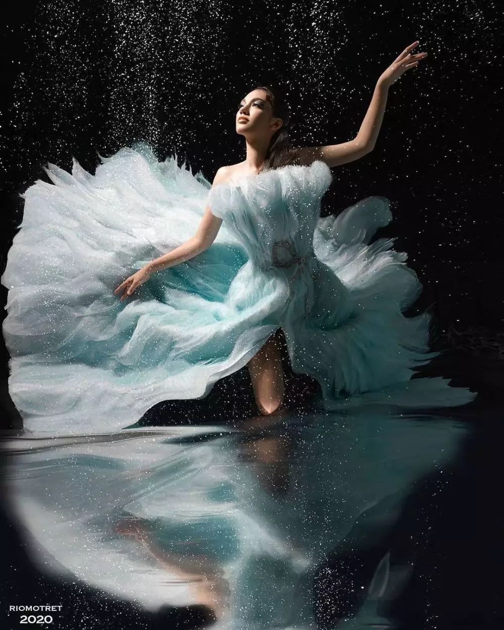 pemotretan 10 seleb berkonsep bak bidadari © 2020 brilio.net pemotretan 10 seleb berkonsep bak bidadari © 2020 brilio.net