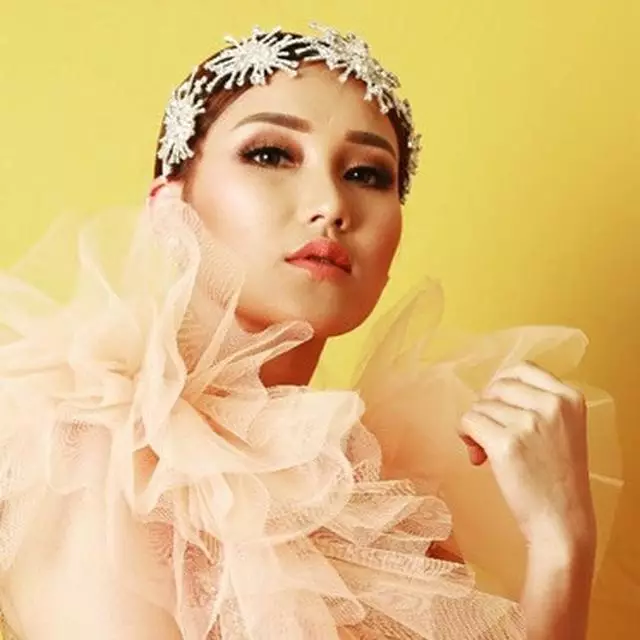 pemotretan 10 seleb berkonsep bak bidadari © 2020 brilio.net pemotretan 10 seleb berkonsep bak bidadari © 2020 brilio.net