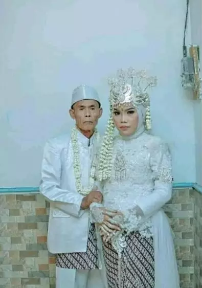 kakek 71 tahun dan 17 tahun Instagram