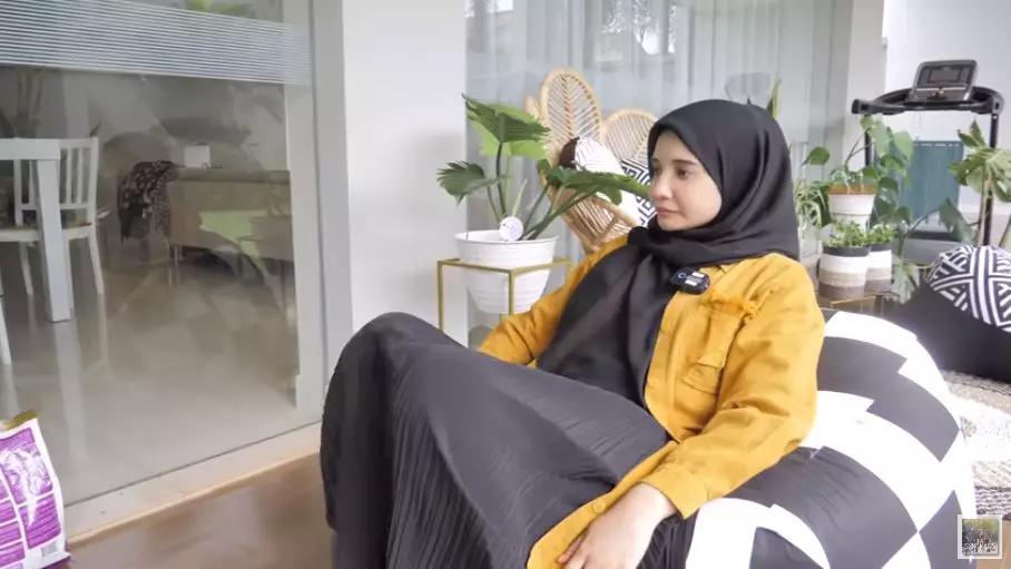 rumah sementara Zaskia Sungkar © YouTube