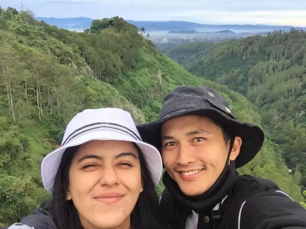 aktris drama kolosal dan pasangan © 2020 brilio.net aktris drama kolosal dan pasangan © 2020 brilio.net