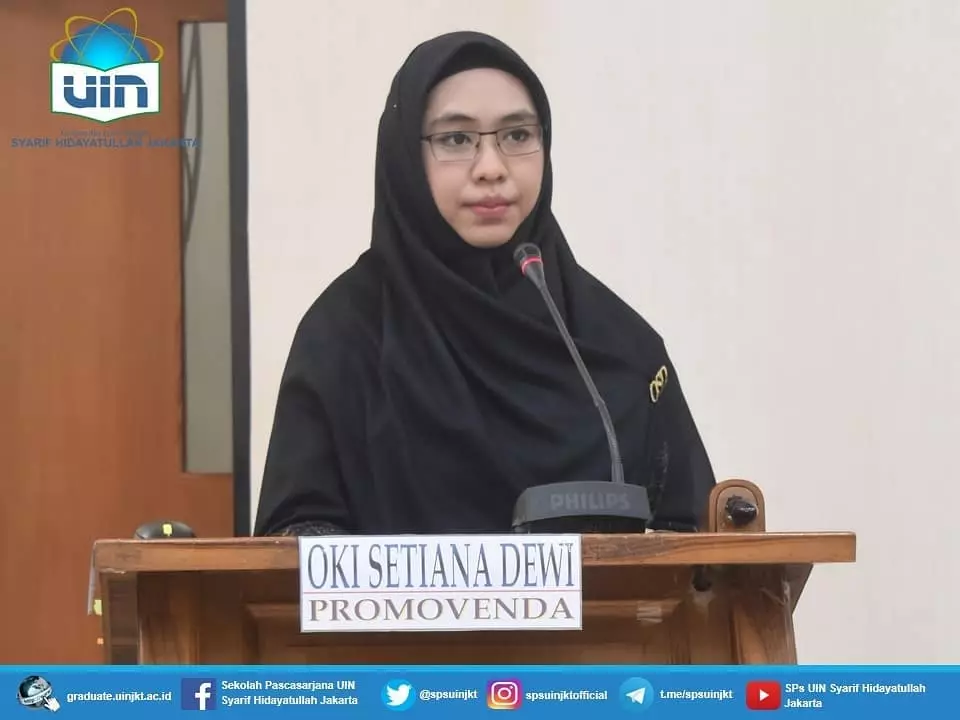 momen oki setiana dewi raih gelar doktor © Instagram momen oki setiana dewi raih gelar doktor © Instagram