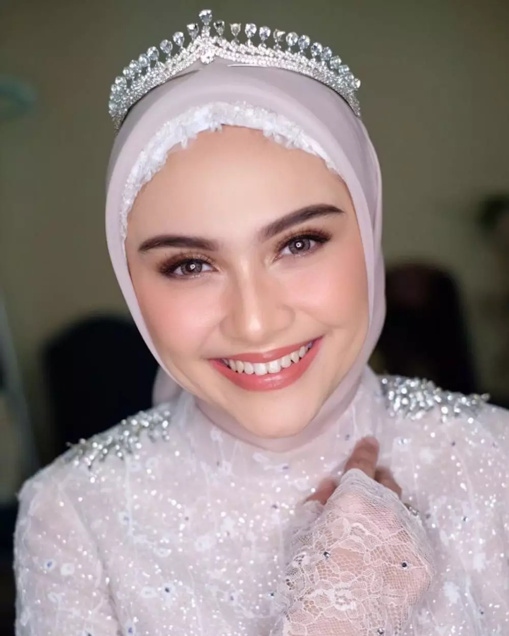 zee zee shahab pakai makeup tebal © Instagram