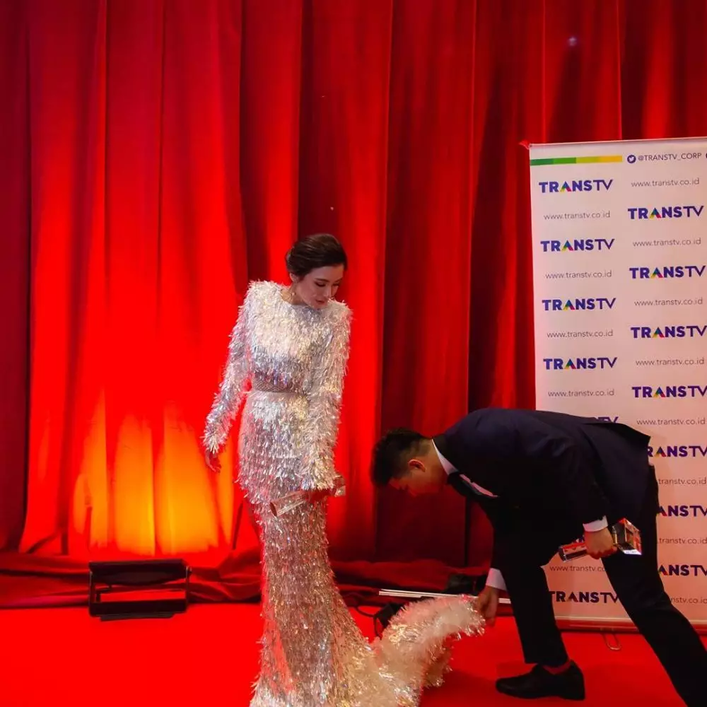 Perlakuan manis Glenn ke Chelsea © Instagram Perlakuan manis Glenn ke Chelsea © Instagram