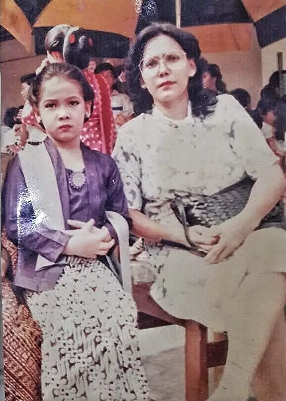 masa kecil Mieke Amalia © Instagram masa kecil Mieke Amalia © Instagram