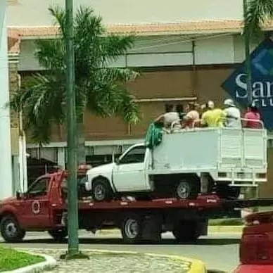 mobil pick up bawa barang © Berbagai sumber