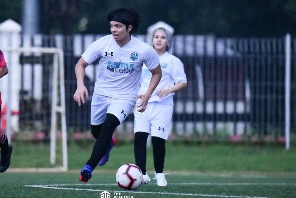 Evelyn Nada Anjani main sepakbola © Instagram