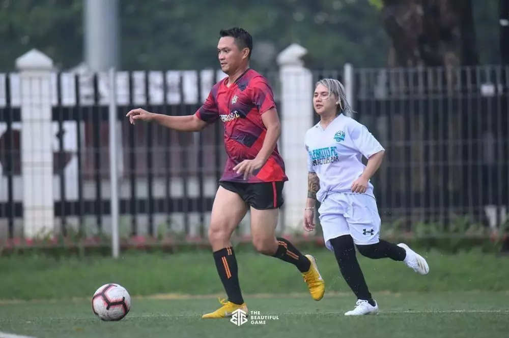 Evelyn Nada Anjani main sepakbola © Instagram