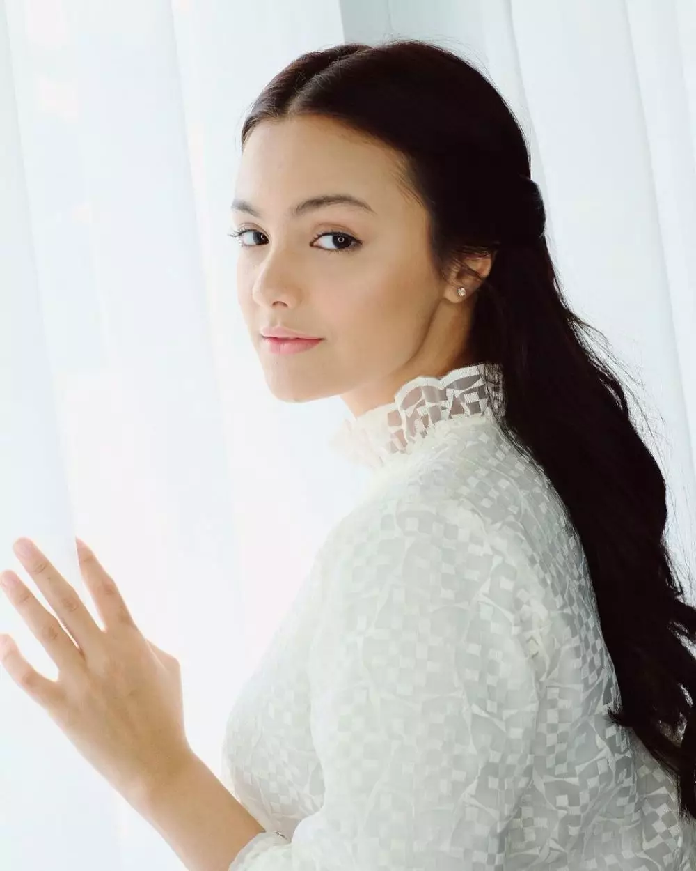 Gaya pemotretan Amanda Rawles © 2020 brilio.net