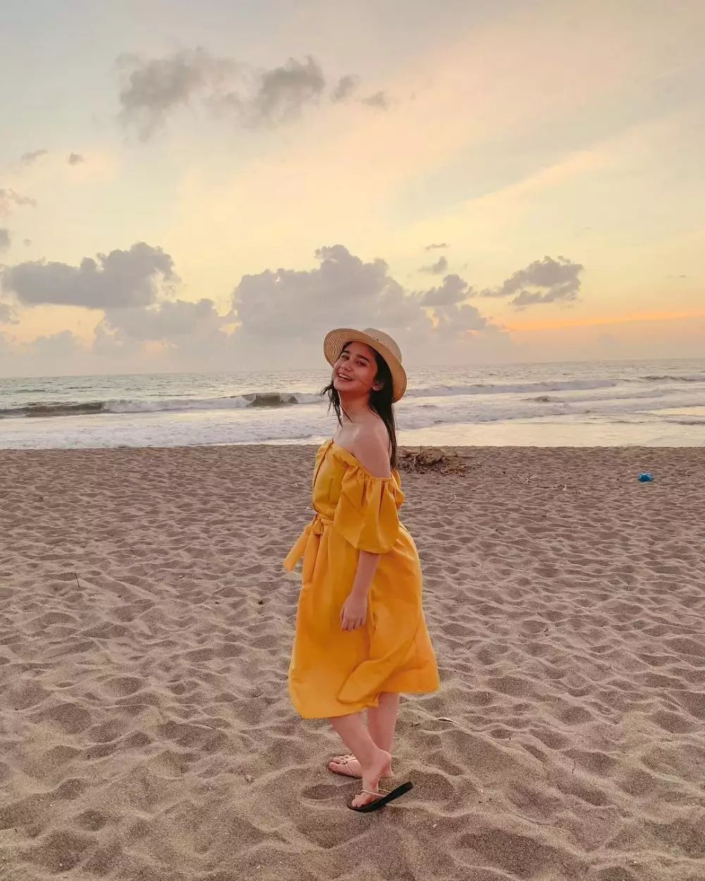 potret Tissa Biani tampil anggun dengan dress © 2020 brilio.net potret Tissa Biani tampil anggun dengan dress © 2020 brilio.net