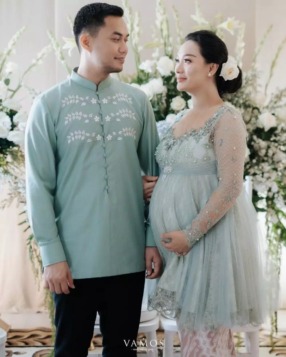 pedangdut dalam balutan kebaya Instagram