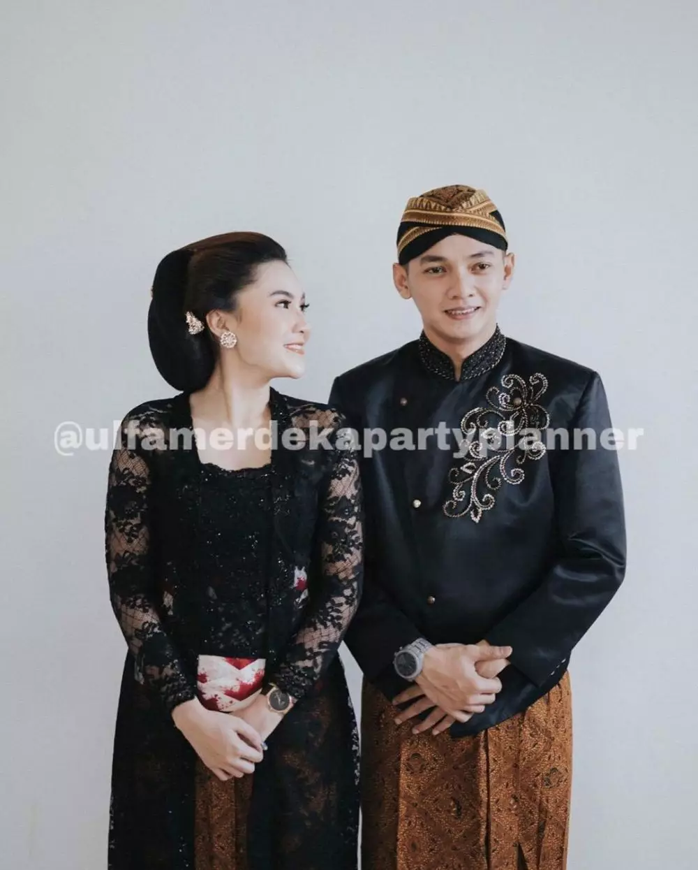 pedangdut dalam balutan kebaya Instagram