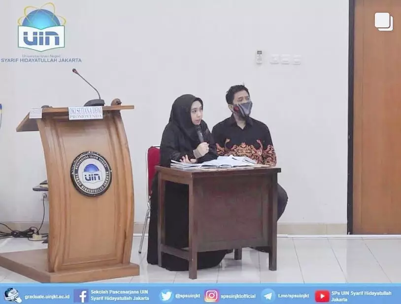 momen Oki Setiana Dewi raih gelar doktor Instagram momen Oki Setiana Dewi raih gelar doktor Instagram