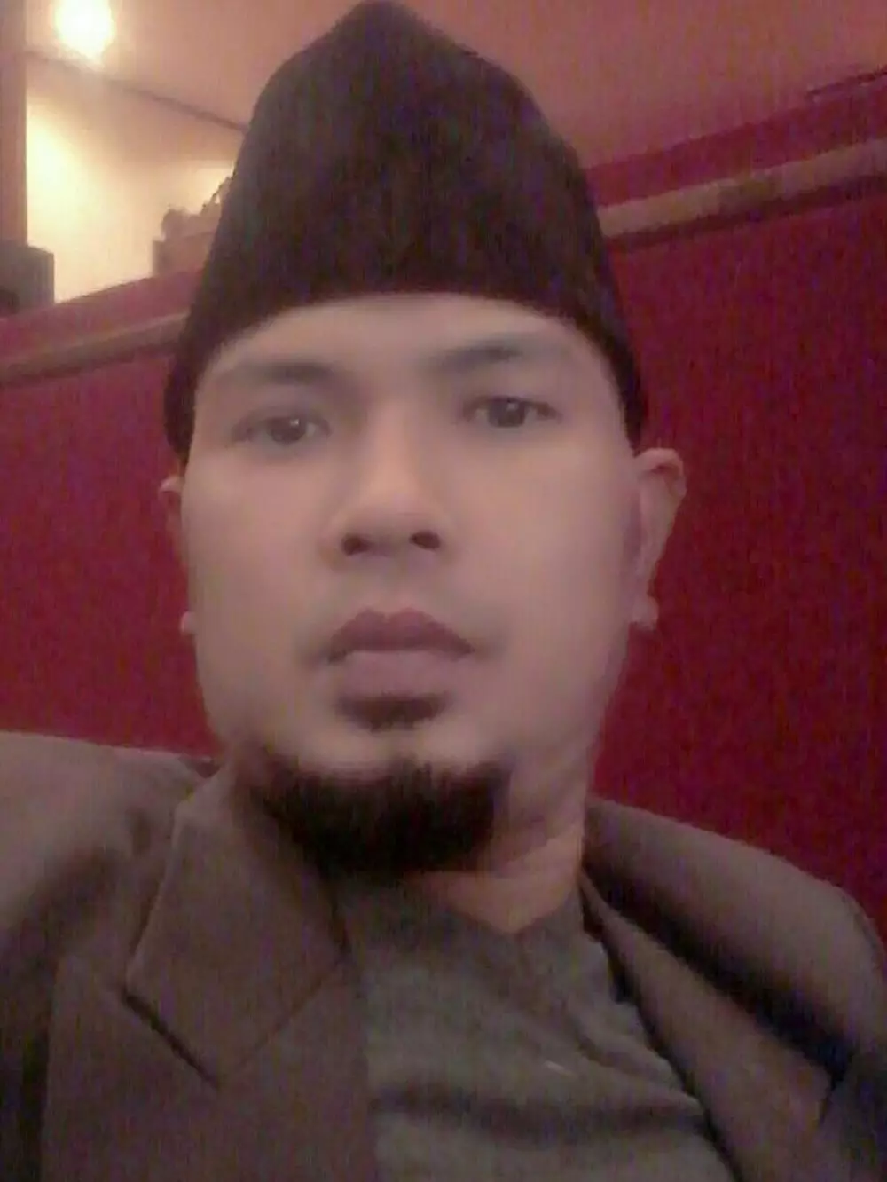 ahmad choky Berbagai sumber