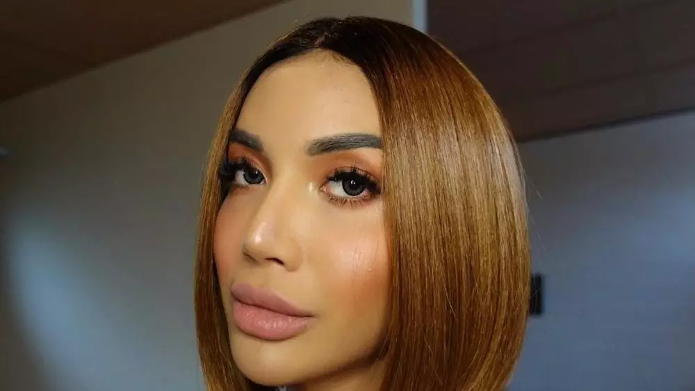 millen cyrus filler bibir Instagram