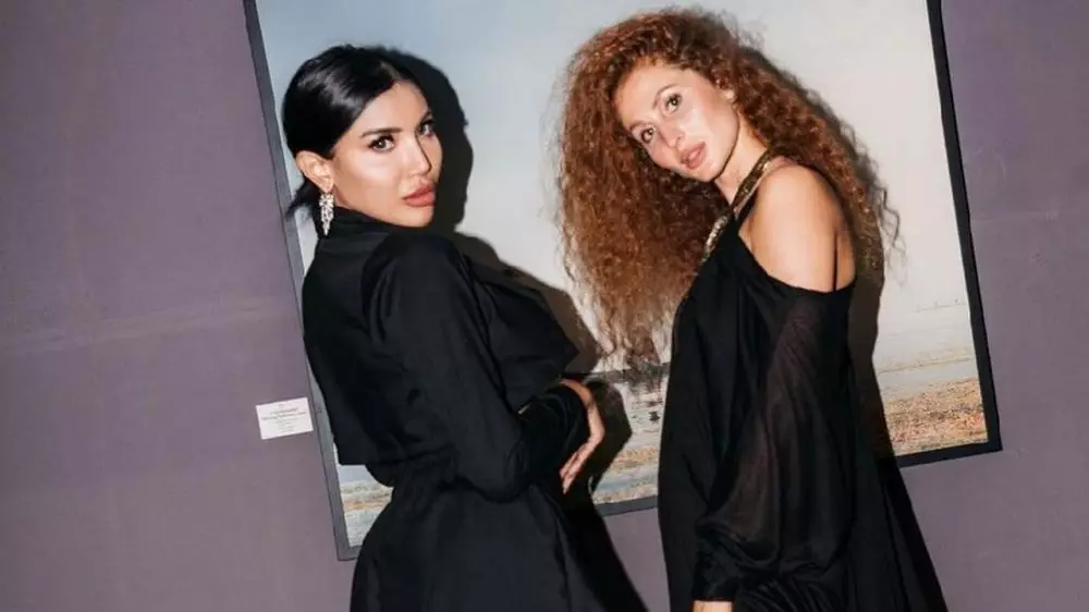 millen cyrus filler bibir Instagram