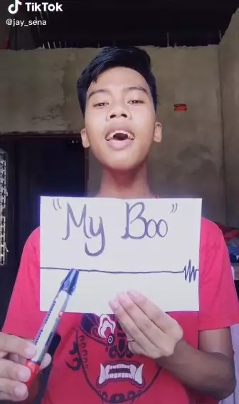 Lelaki suara merdu kocak © TikTok/@jaysena_