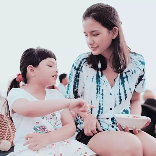 8 Fakta Sarah Menzel berbagai sumber