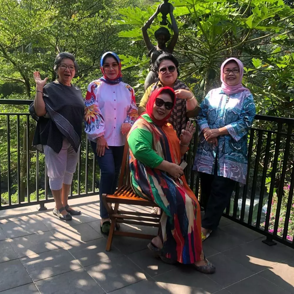 ibunda Nikita Willy dan besan Instagram ibunda Nikita Willy dan besan Instagram