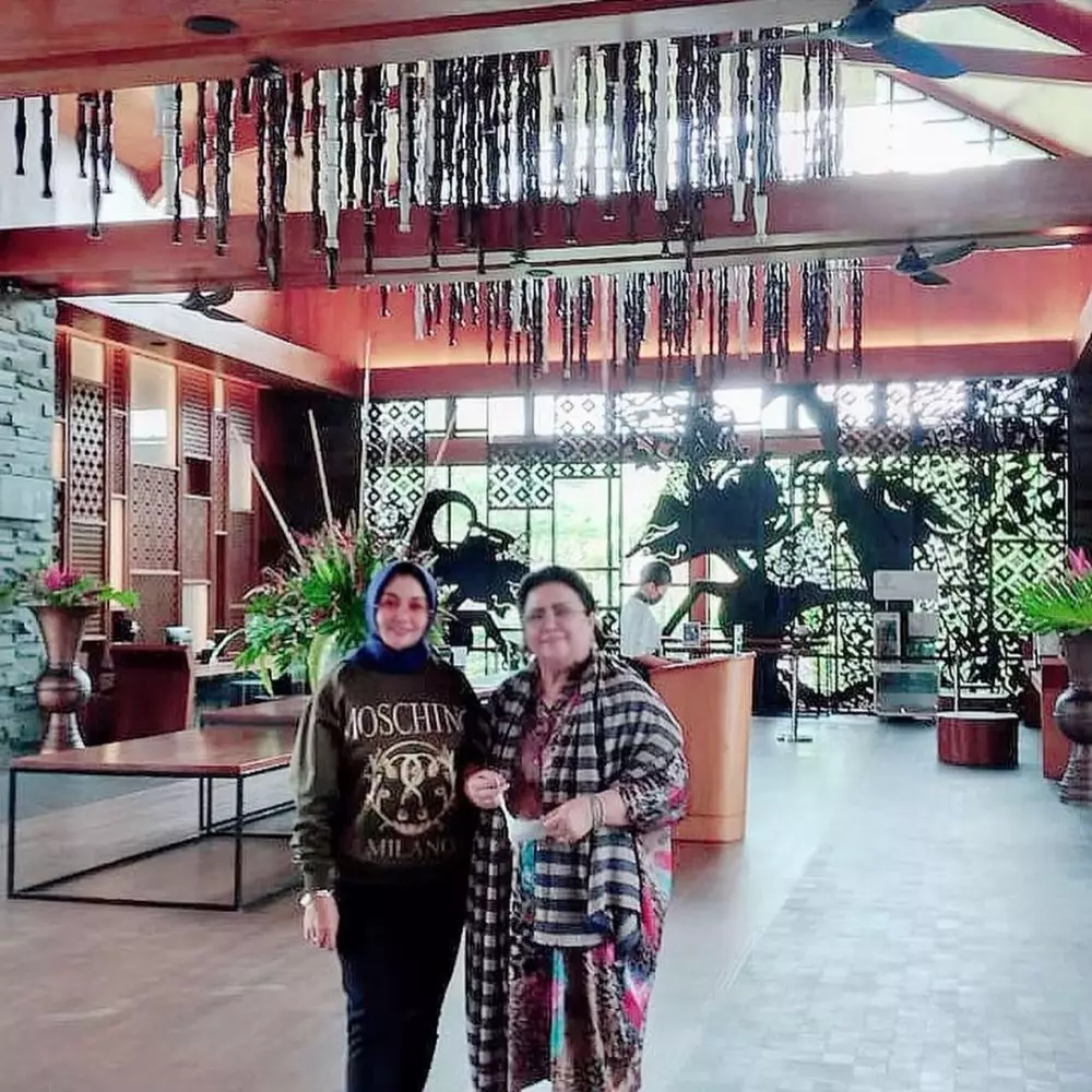 ibunda Nikita Willy dan besan Instagram ibunda Nikita Willy dan besan Instagram