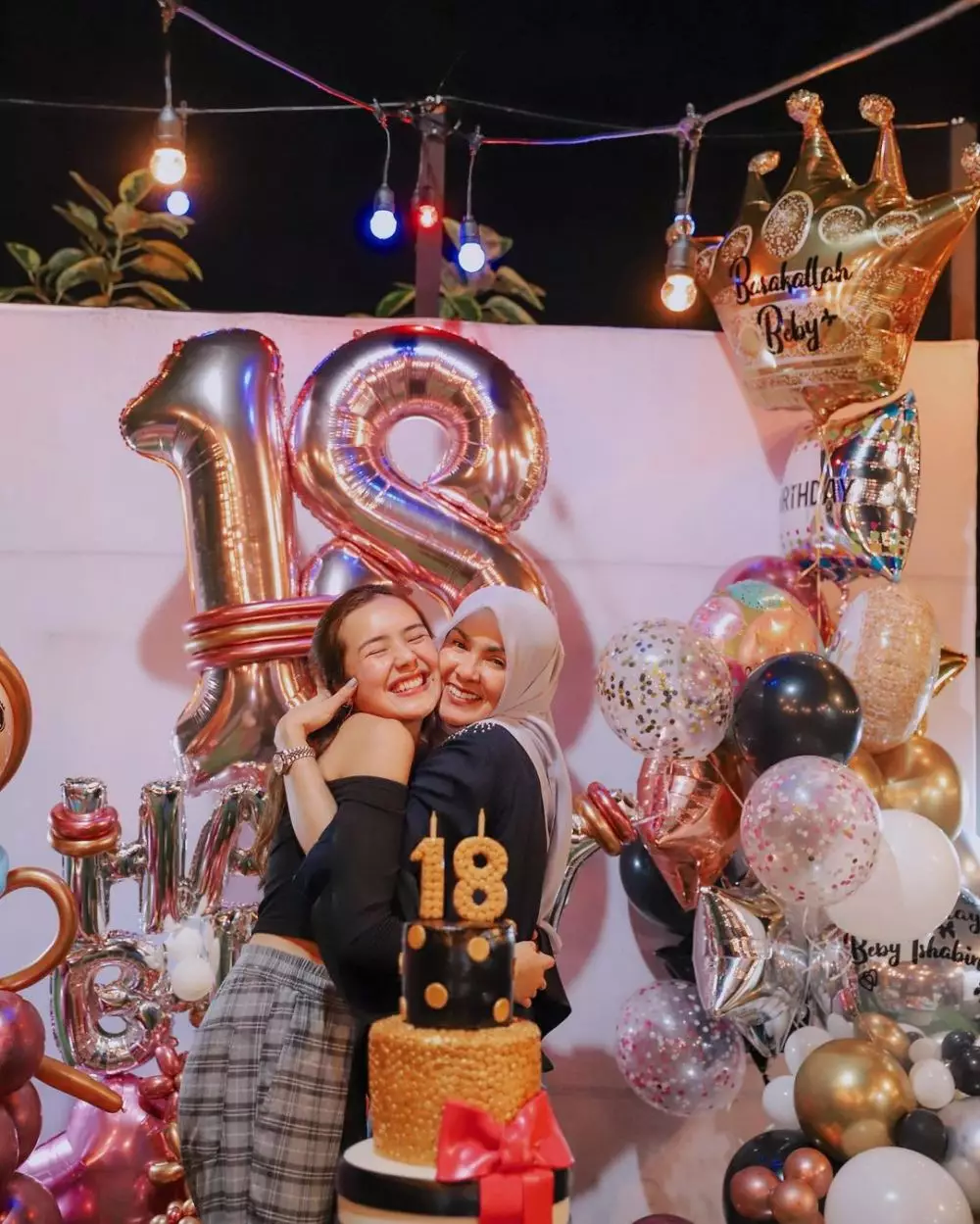 Momen ulang tahun Beby Tsabina ke 18 © Instagram
