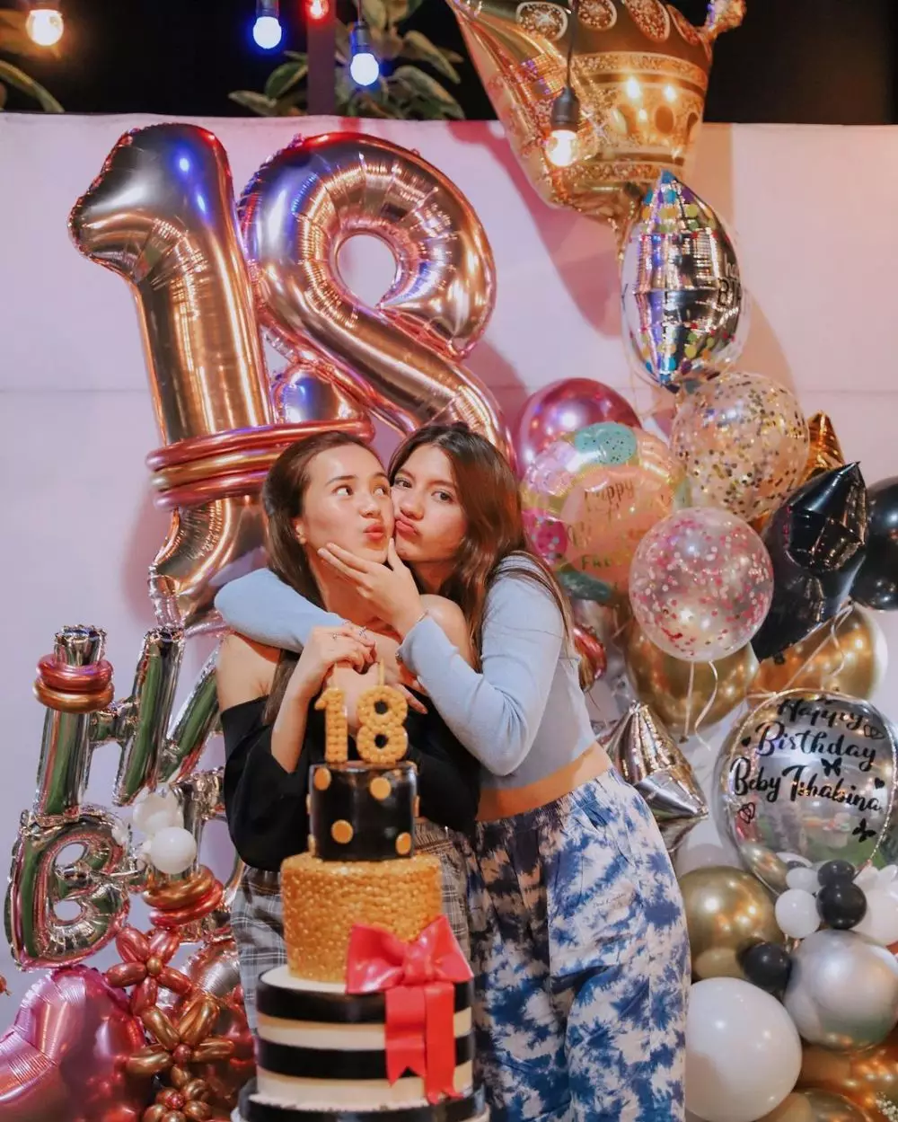 Momen ulang tahun Beby Tsabina ke 18 © Instagram