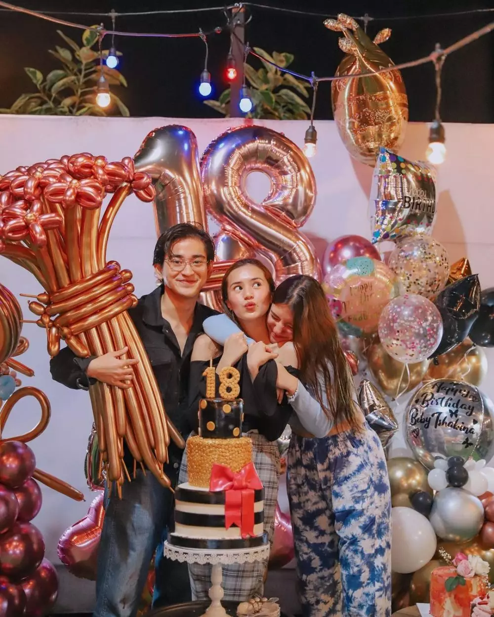 Momen ulang tahun Beby Tsabina ke 18 © Instagram