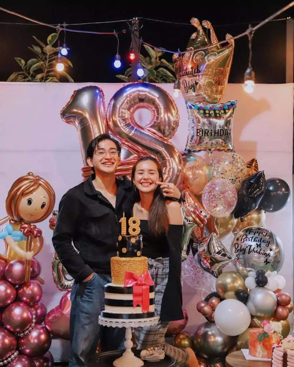 Momen ulang tahun Beby Tsabina ke 18 © Instagram