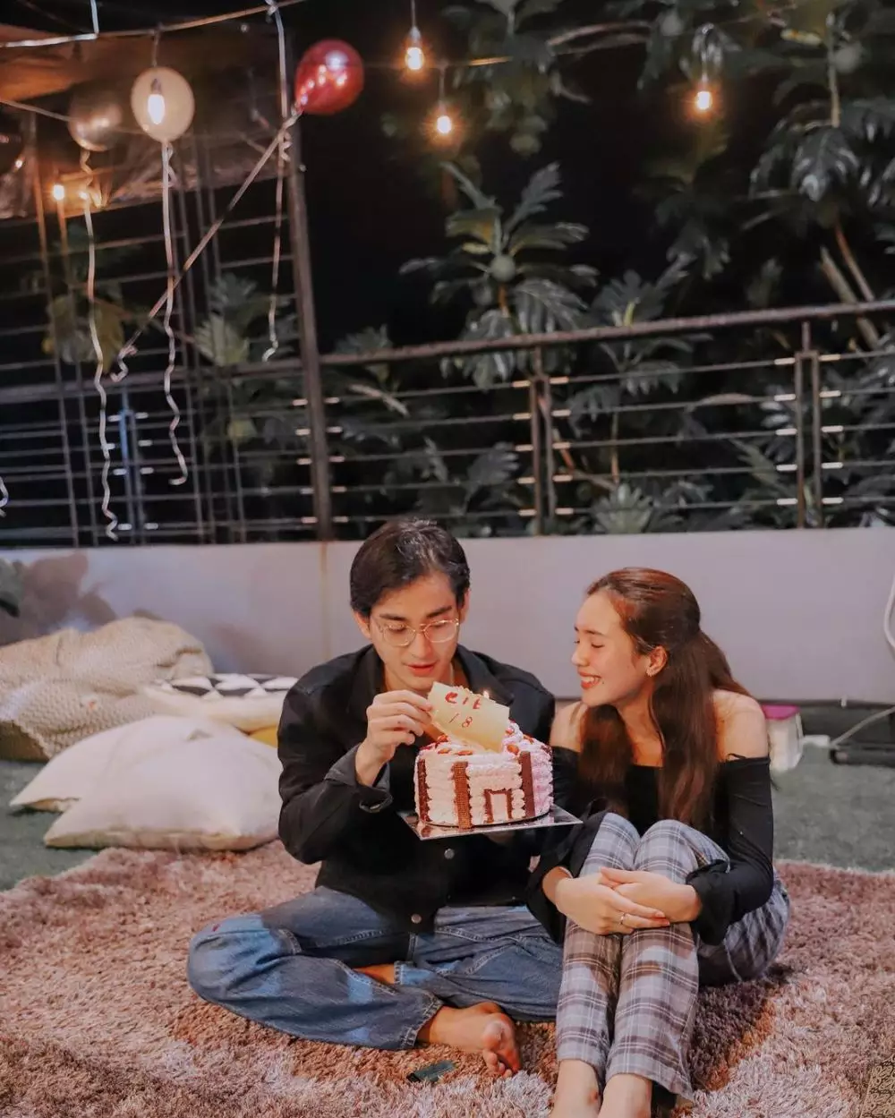 Momen ulang tahun Beby Tsabina ke 18 © Instagram