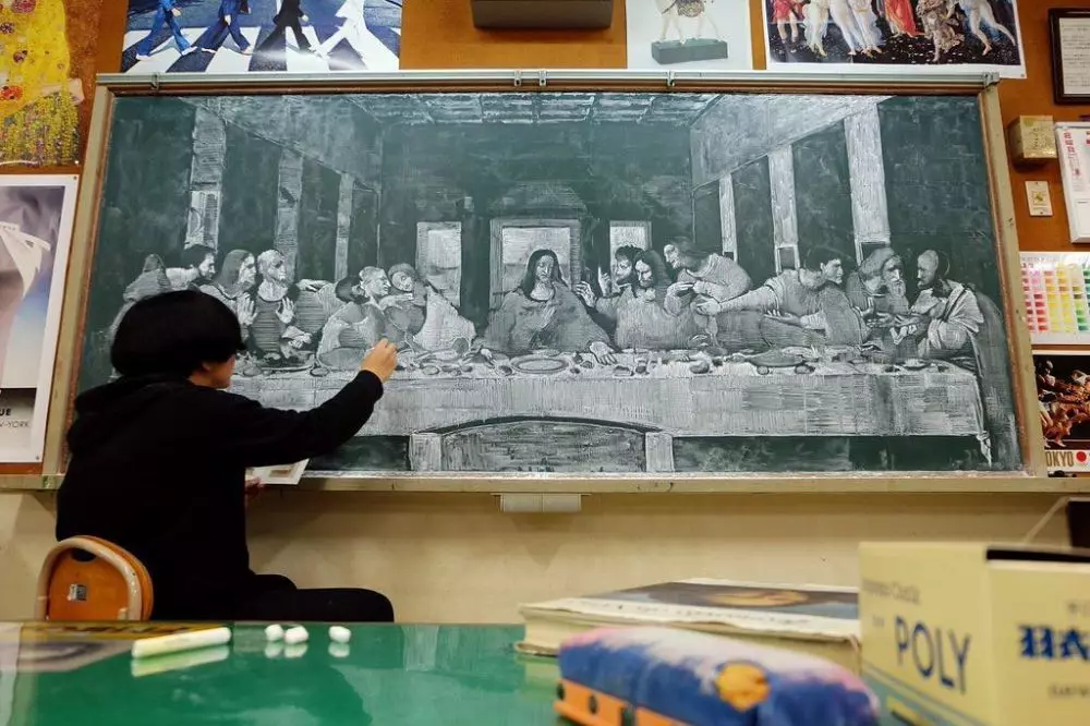 Viral guru asal Jepang gambar personel BTS pakai kapur Instagram Viral guru asal Jepang gambar personel BTS pakai kapur Instagram
