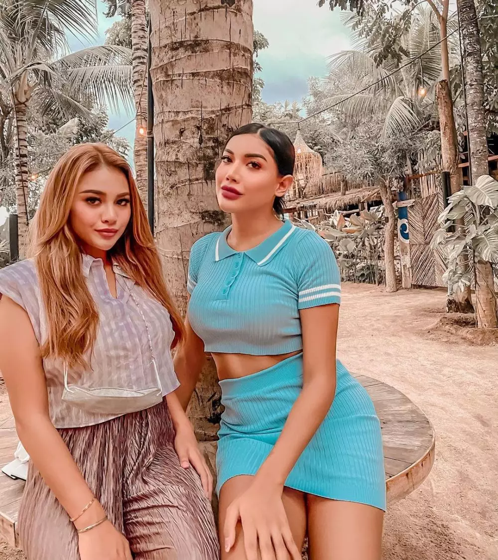 Potret kompak Aurel dan Millen © Instagram & YouTube Potret kompak Aurel dan Millen © Instagram & YouTube