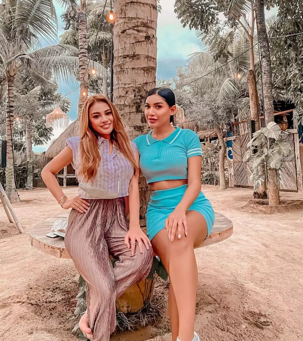 Potret kompak Aurel dan Millen © Instagram & YouTube Potret kompak Aurel dan Millen © Instagram & YouTube