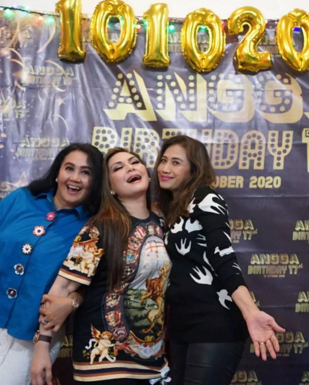 Nia daniaty bawa buket uang © 2020 brilio.net