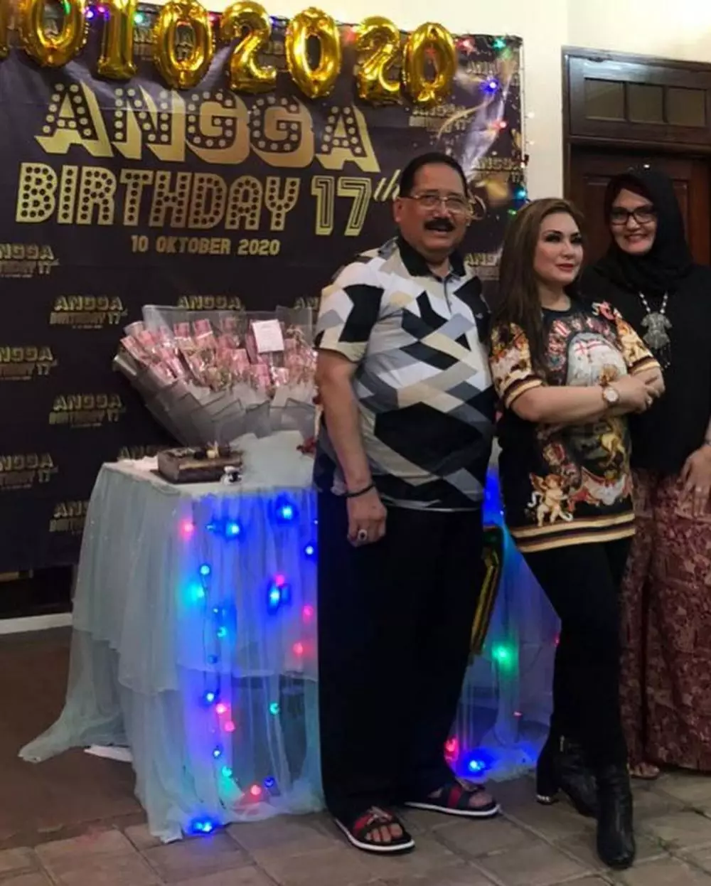 Nia daniaty bawa buket uang © 2020 brilio.net