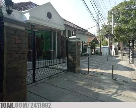 potret lucu pagar rumah © Berbagai sumber potret lucu pagar rumah © Berbagai sumber