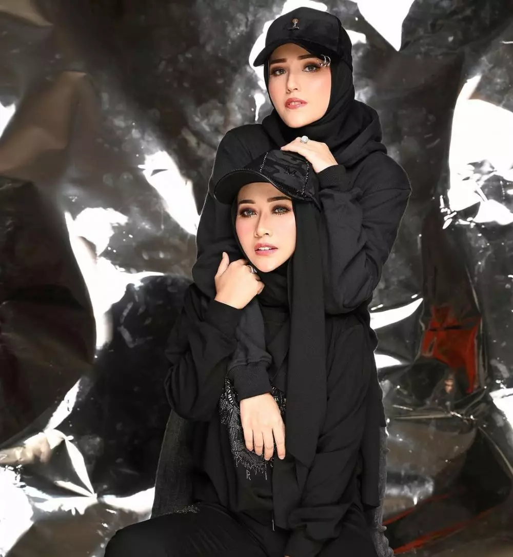 Pemotretan Adelia Pasha © berbagai sumber