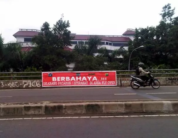 spanduk larangan pacaran Berbagai sumber spanduk larangan pacaran Berbagai sumber