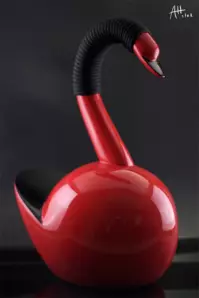 teko dengan bentuk absurd Berbagai sumber