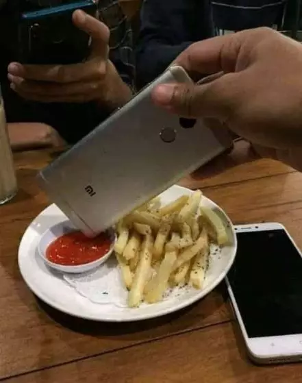 10 Cara makan lucu ini bikin warga +62 geleng kepala, auto kenyang 10 Cara makan lucu ini bikin warga +62 geleng kepala, auto kenyang