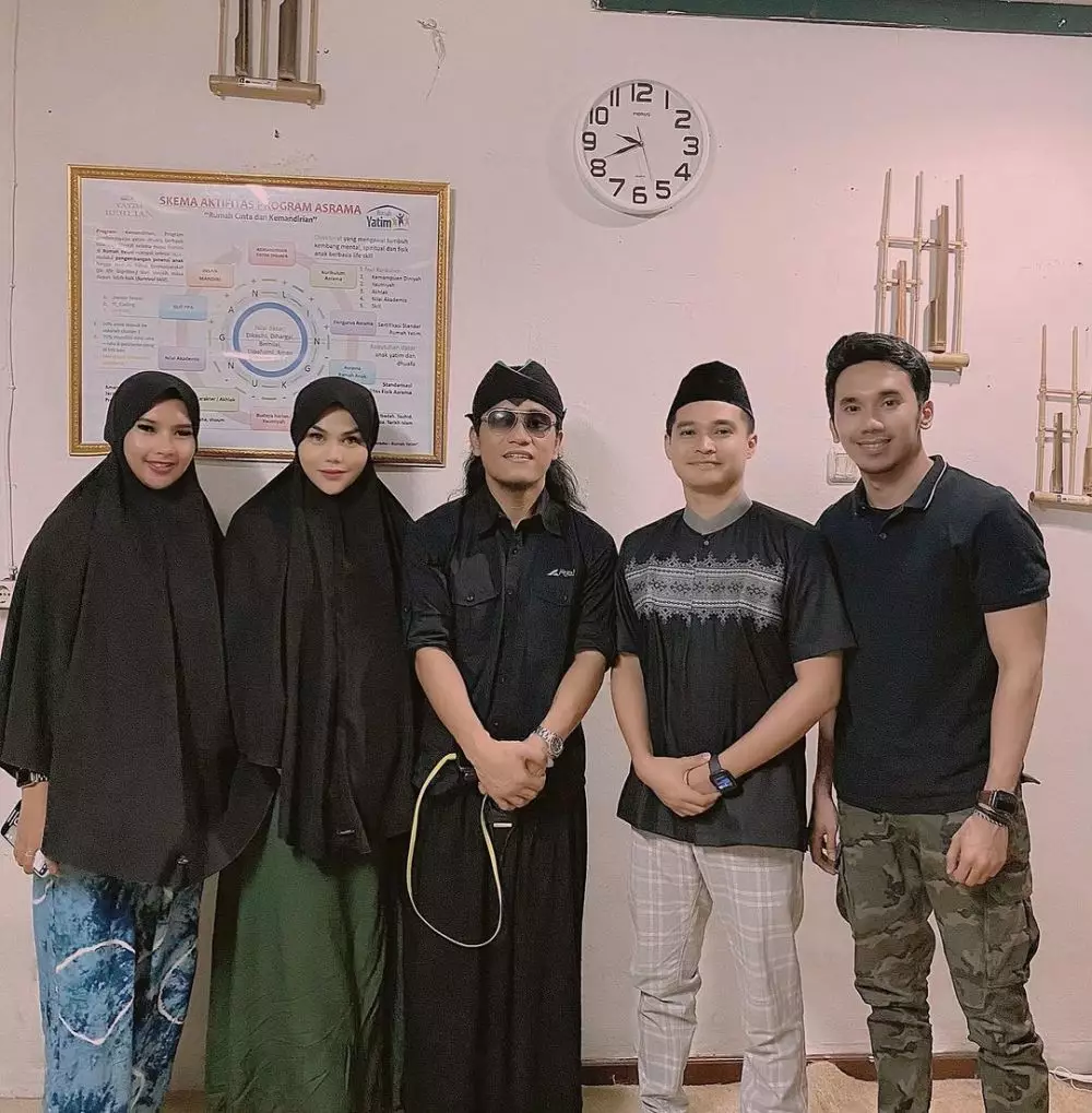 DJ Butterfly dalam balutan hijab © Instagram