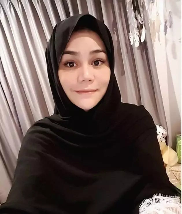 DJ Butterfly dalam balutan hijab © Instagram