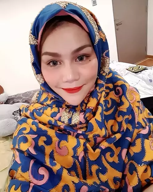 DJ Butterfly dalam balutan hijab © Instagram