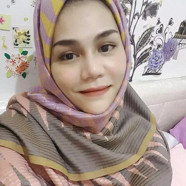 DJ Butterfly dalam balutan hijab © Instagram