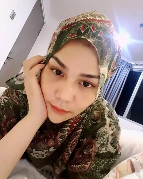 DJ Butterfly dalam balutan hijab © Instagram