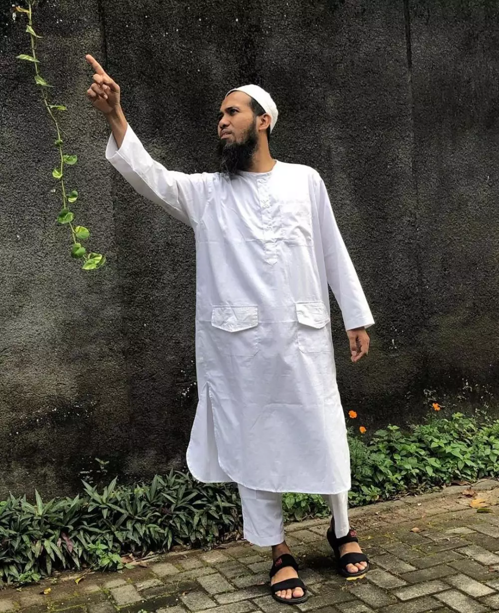 Sakti eks Sheila on 7 usai hijrah © 2020 brilio.net Instagram