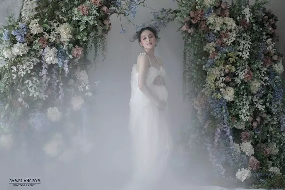 pemotretan maternity seleb tema bunga © 2020 Instagram