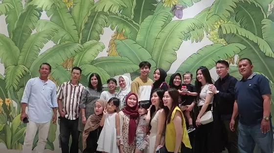 Momen Putri Delina bertemu orangtua Jeffry  © YouTube