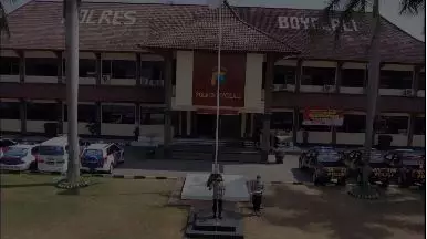 jenazah dibawa motor Berbagai sumber