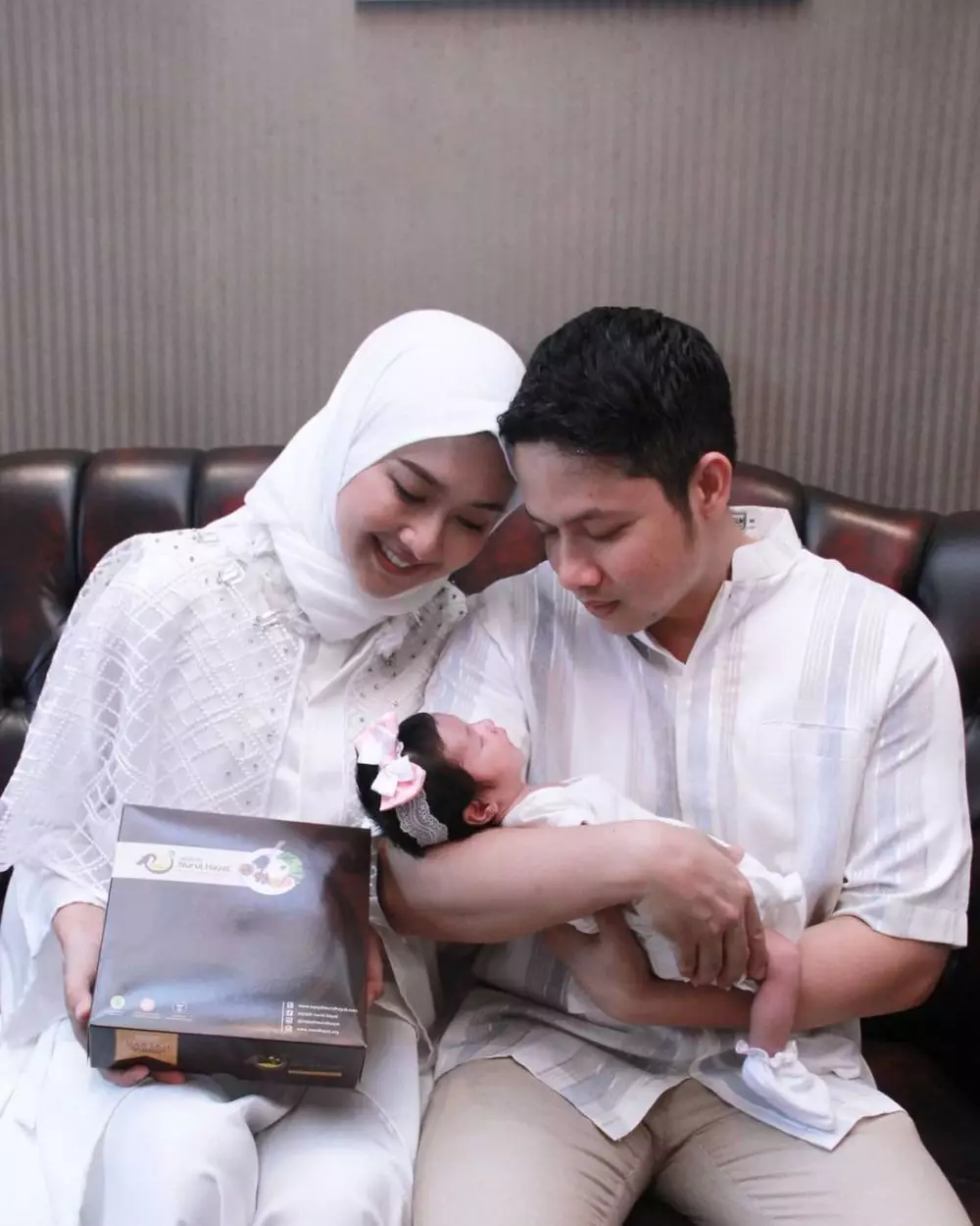 Momen aqiqah anak Kevin Lilliana © Instagram Momen aqiqah anak Kevin Lilliana © Instagram