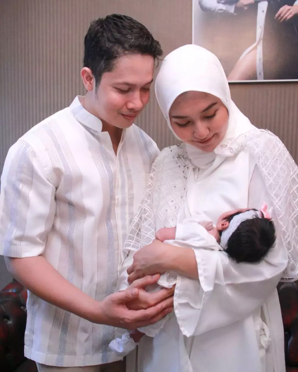 Momen aqiqah anak Kevin Lilliana © Instagram Momen aqiqah anak Kevin Lilliana © Instagram
